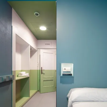 Hostel Loop
